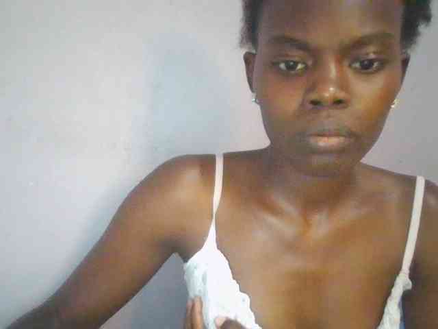 Sweet-petite webcam