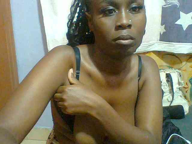 Sweet-petite webcam