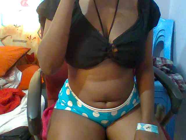 Sweet-petite webcam