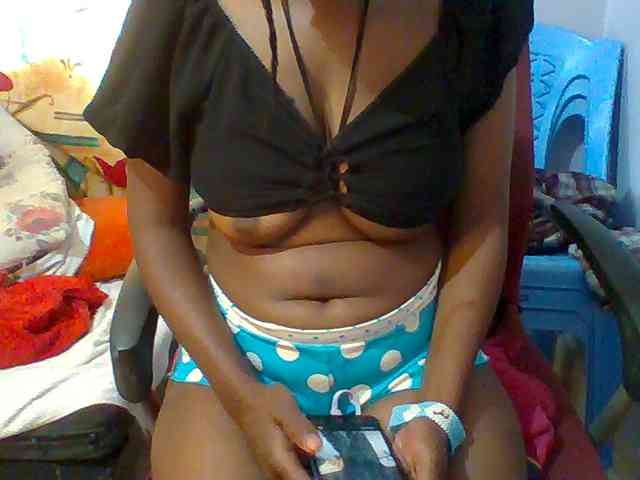Sweet-petite webcam