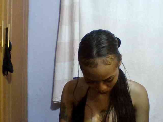 Sweet-petite webcam
