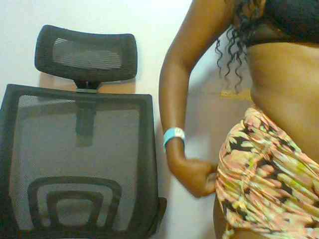 Sweet-petite webcam