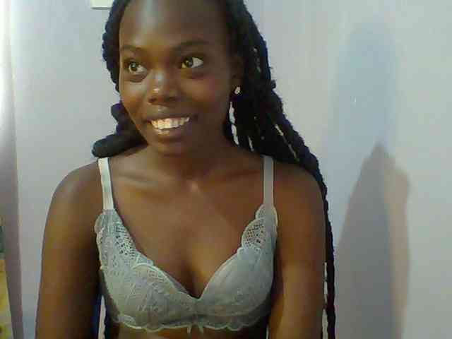 Sweet-petite webcam