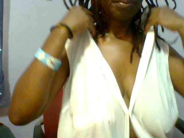 Sweet-petite webcam