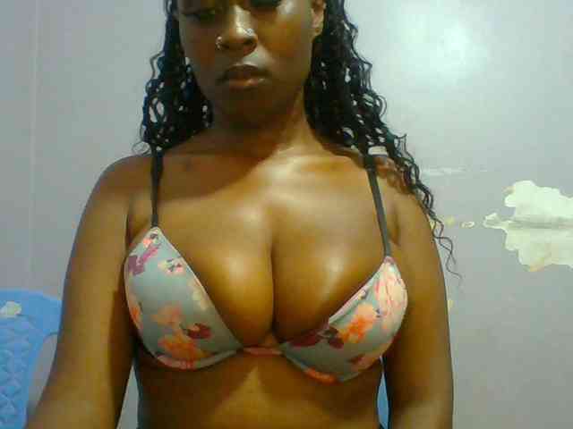 Sweet-petite webcam