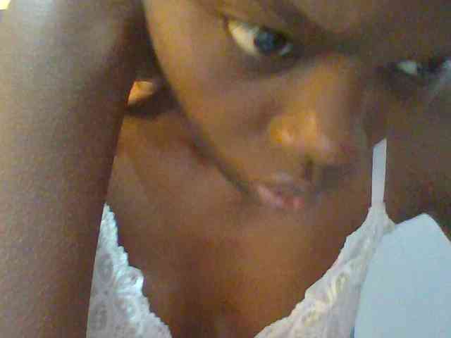 Sweet-petite webcam