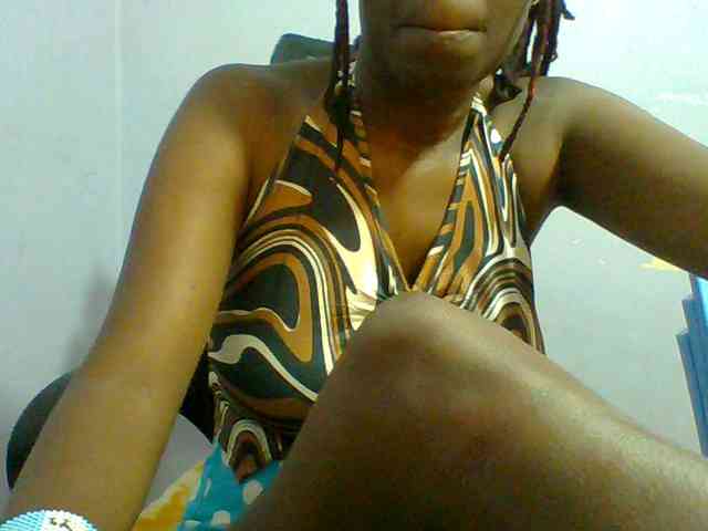 Sweet-petite webcam
