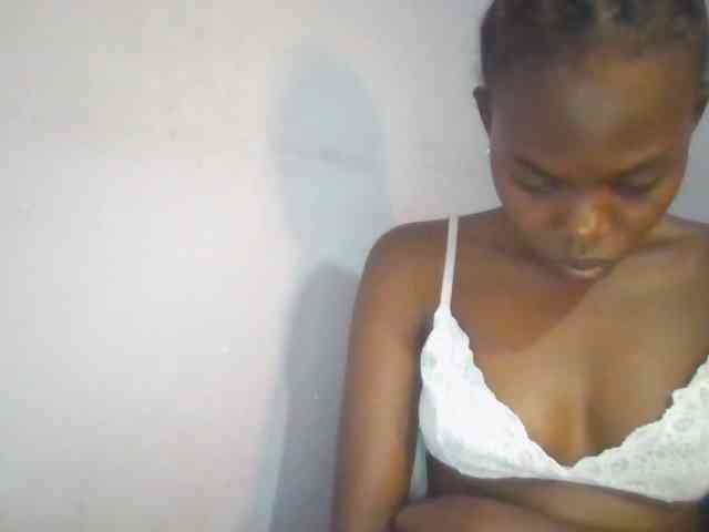 Sweet-petite webcam
