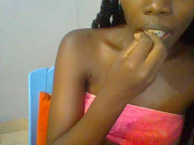 Sweet-petite webcam