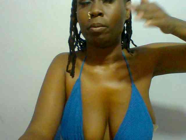 Sweet-petite webcam