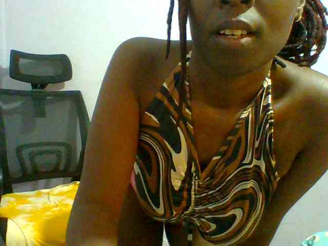 Sweet-petite webcam