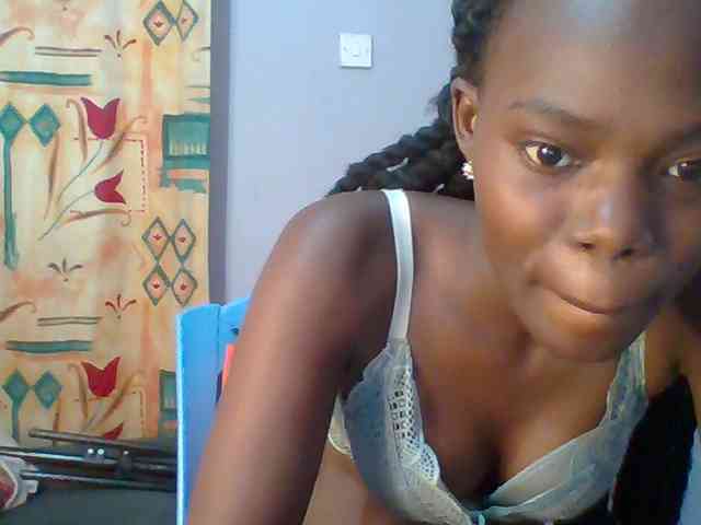 Sweet-petite webcam