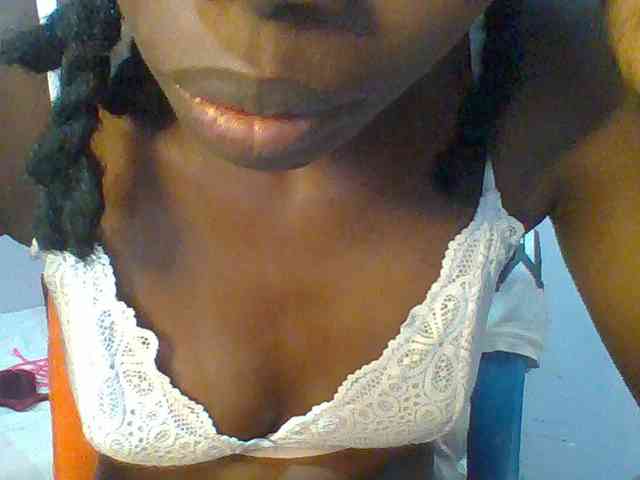 Sweet-petite webcam