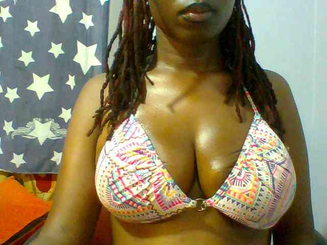 Sweet-petite webcam