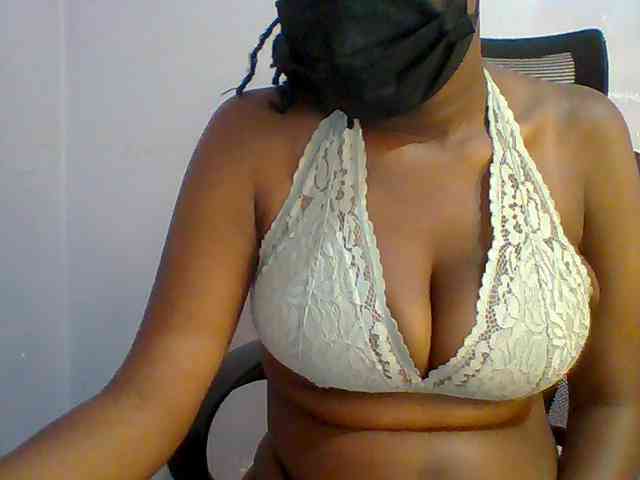 Sweet-petite webcam