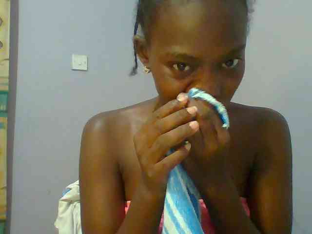 Sweet-petite webcam