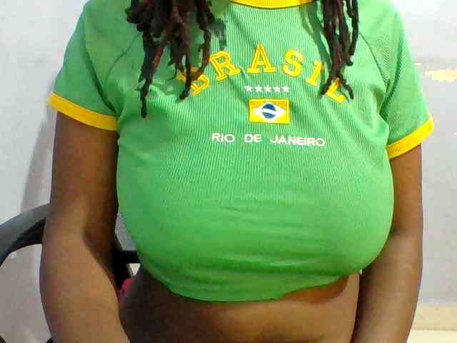 Sweet-petite webcam