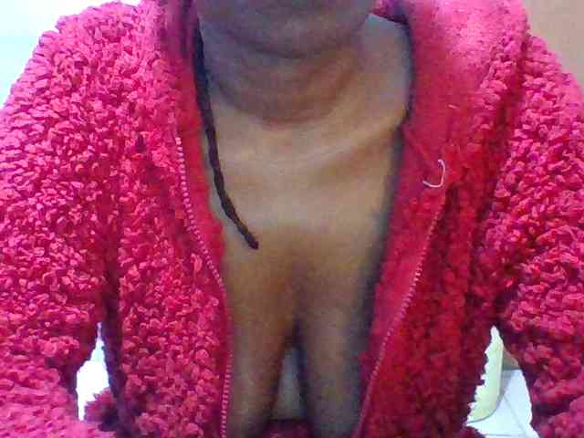 Model: sweet-petite
