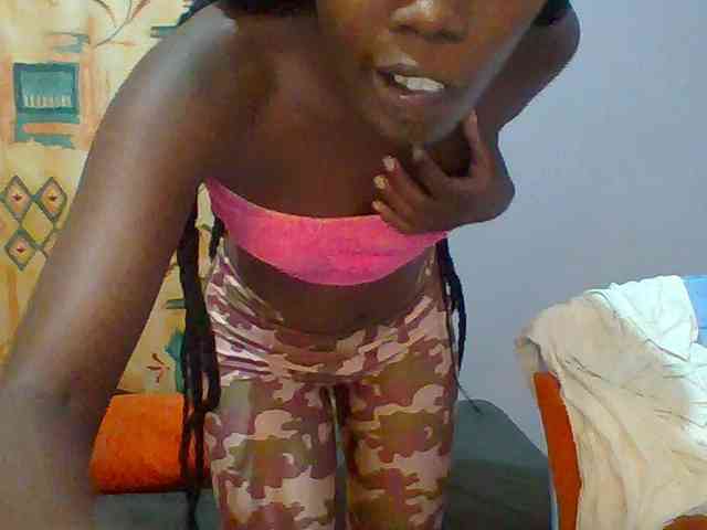Sweet-petite webcam