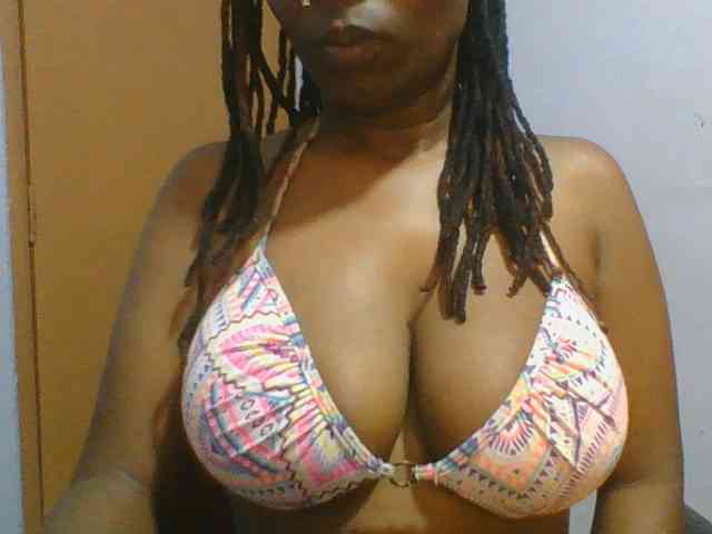 Sweet-petite Sweet-petite