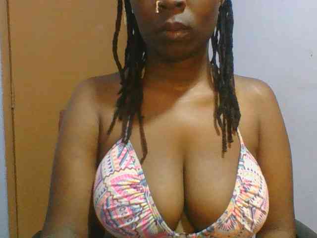 Sweet-petite Sweet-petite