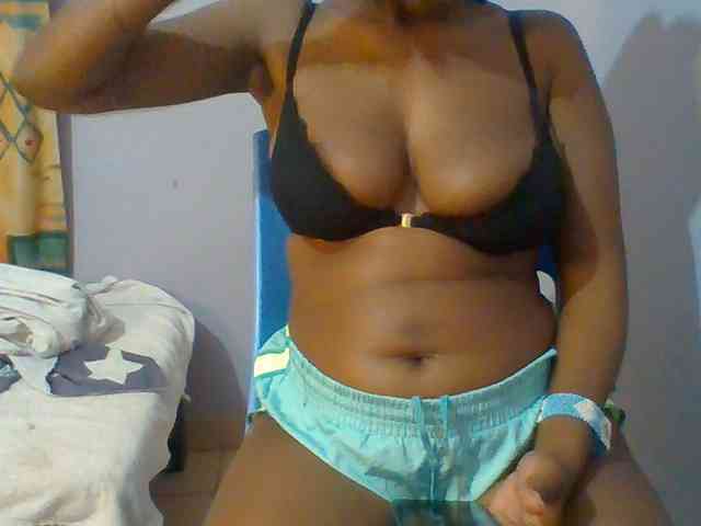 Sweet-petite Sweet-petite