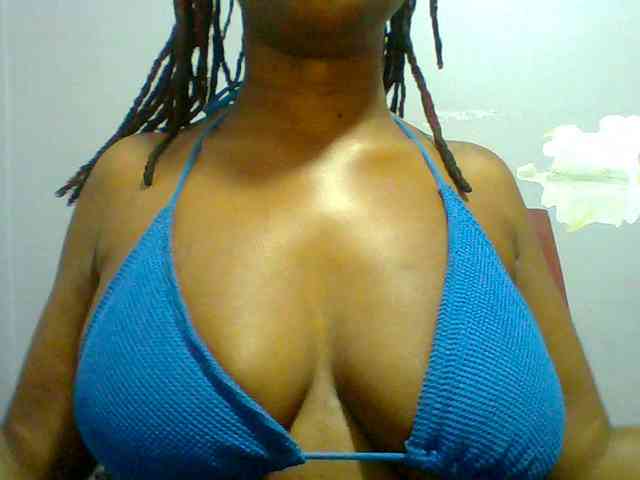 Sweet-petite webcam