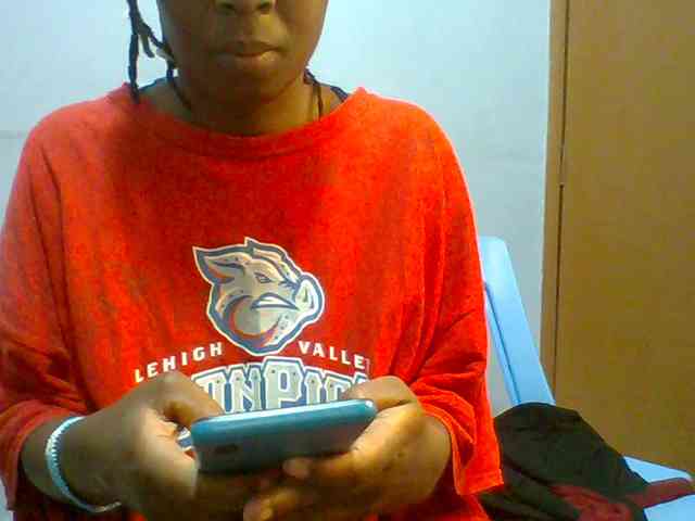 Sweet-petite webcam