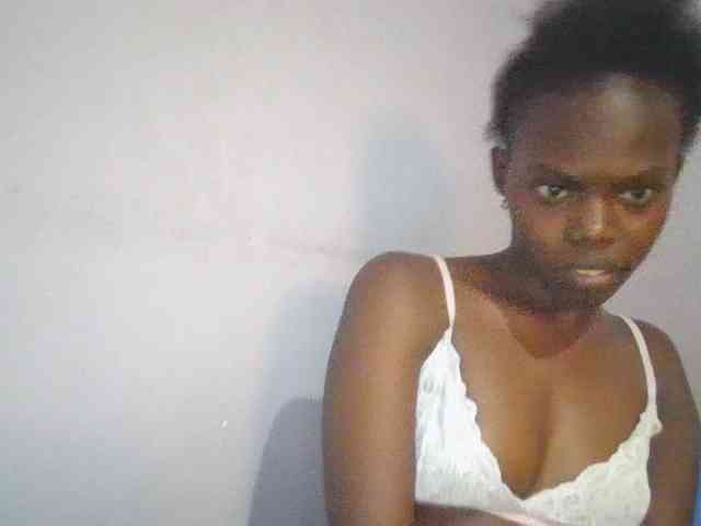 Sweet-petite webcam