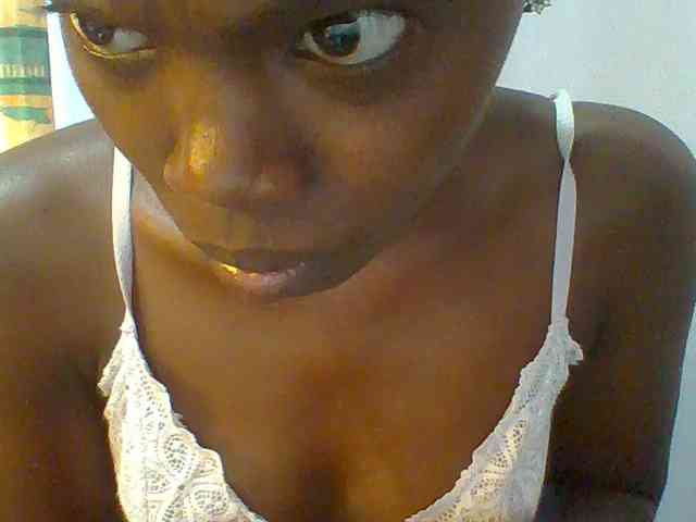 Sweet-petite webcam