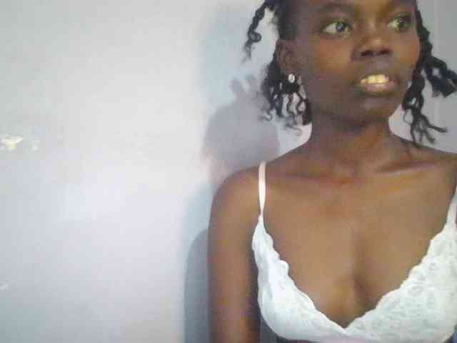 Sweet-petite webcam