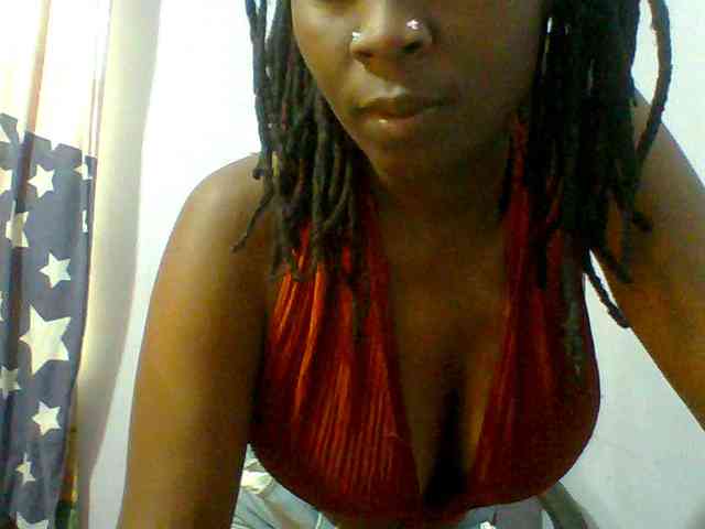 Sweet-petite webcam
