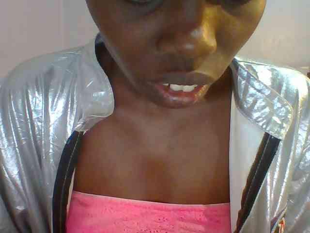 Sweet-petite webcam
