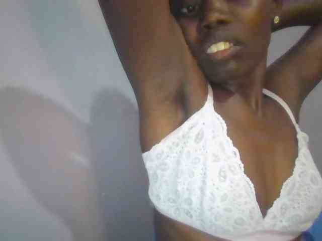 Sweet-petite webcam