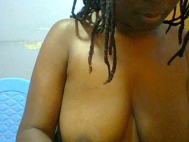 Sweet-petite webcam
