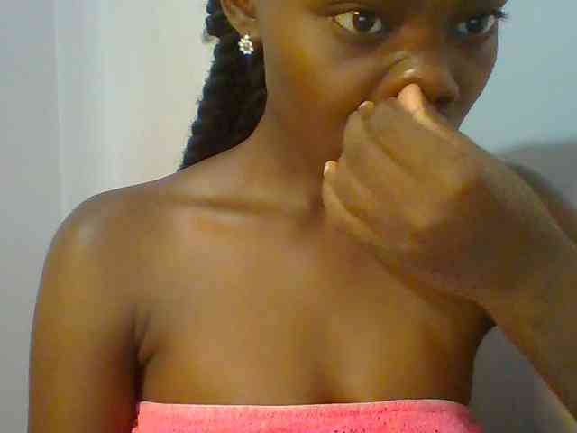 Sweet-petite webcam
