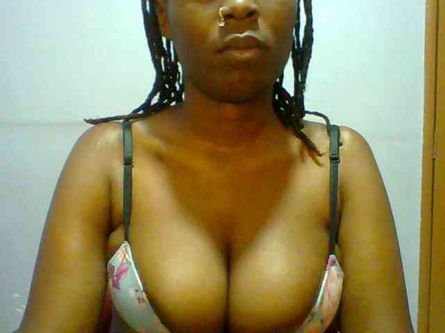 Sweet-petite webcam