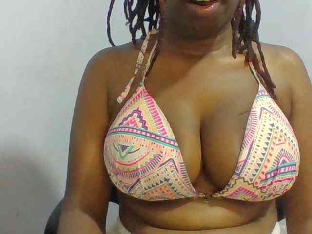 Sweet-petite webcam