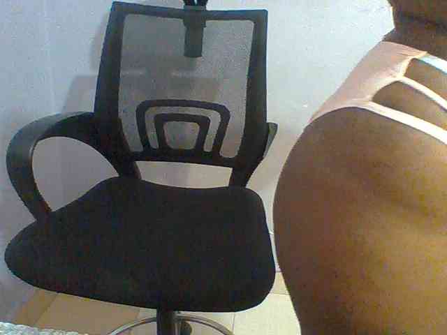 Sweet-petite webcam