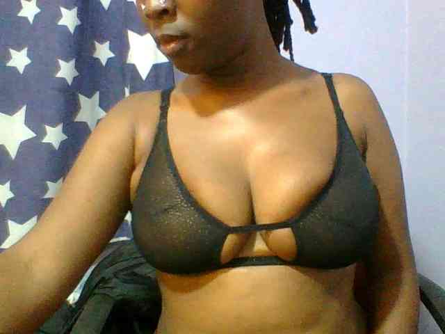 Sweet-petite webcam
