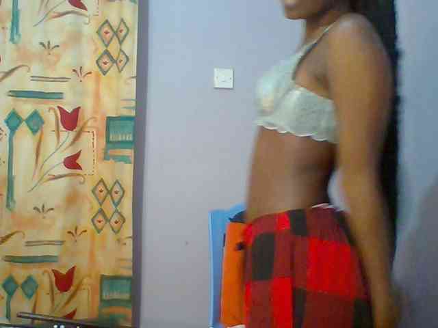 Sweet-petite webcam