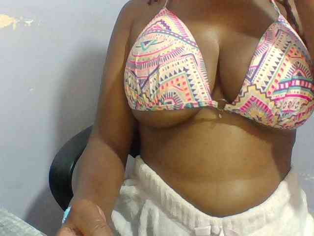 Sweet-petite webcam