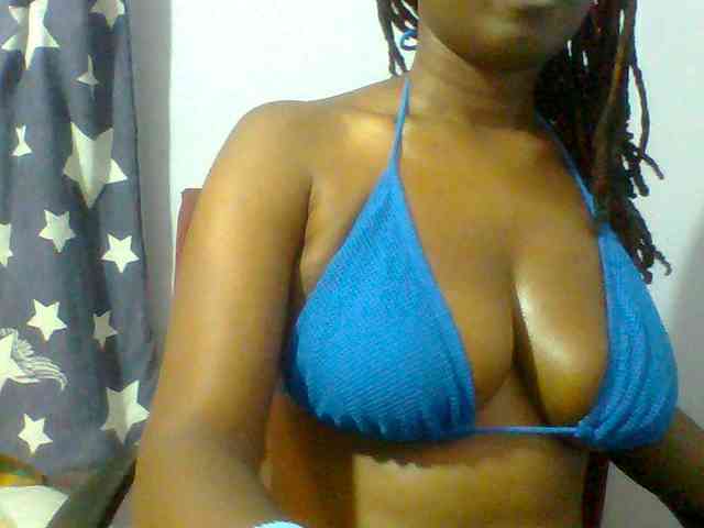 Sweet-petite webcam