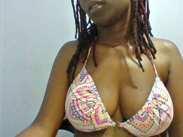 Sweet-petite webcam
