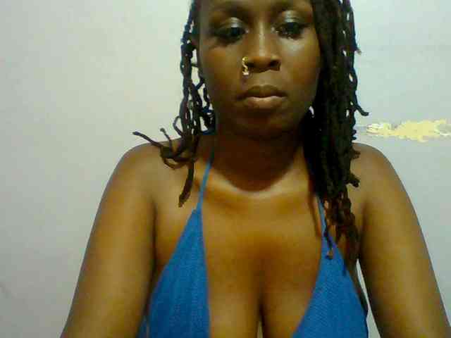 Sweet-petite webcam