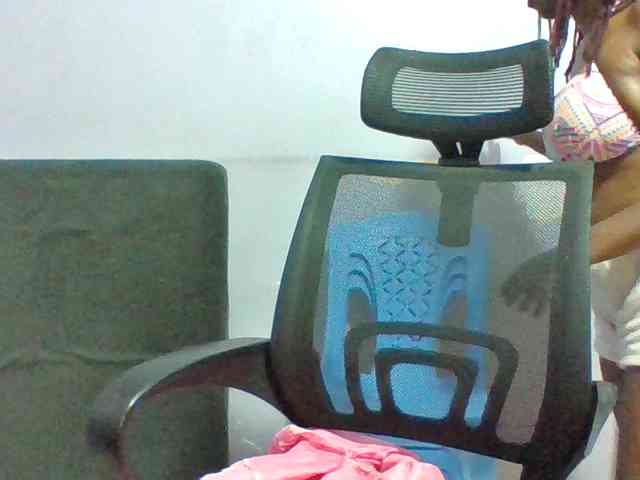 Sweet-petite webcam