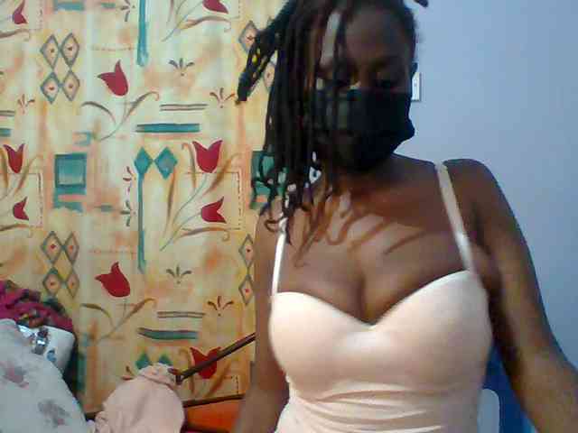 Sweet-petite webcam
