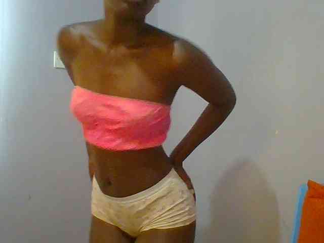 Sweet-petite webcam