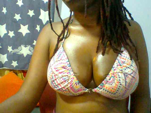 Sweet-petite webcam