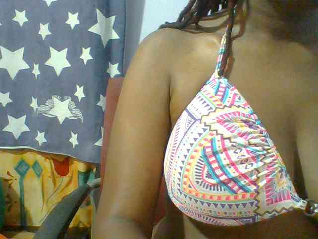 Sweet-petite Sweet-petite